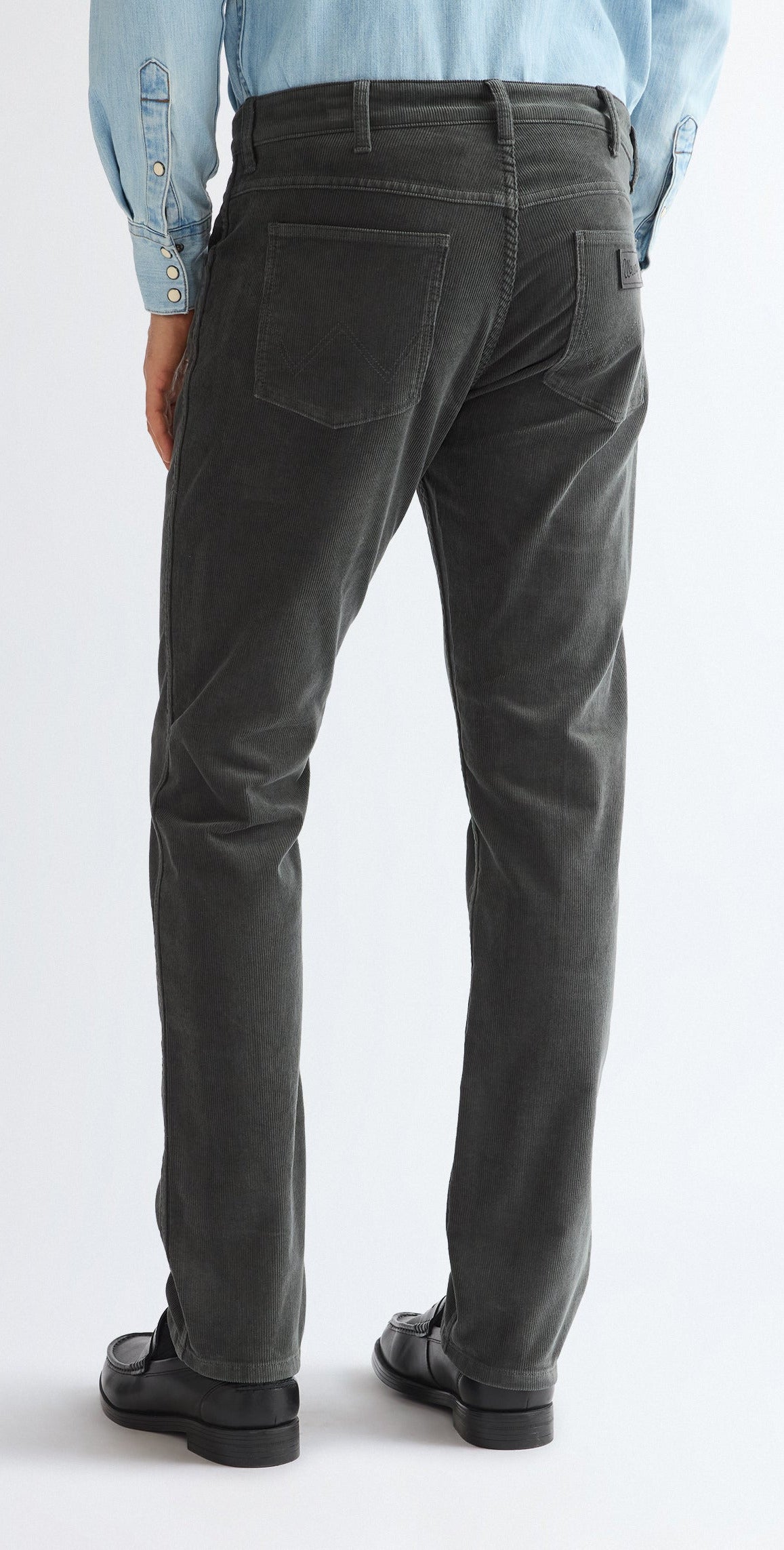 Wrangler Greensboro Pantalon en velours côtelé, Gris foncé "Dark Shadow"